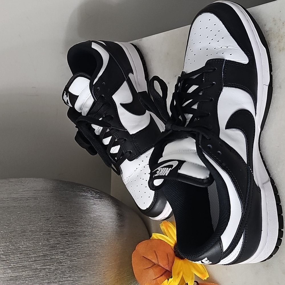 Nike Dunk Low Pandas - Picture 4 of 8